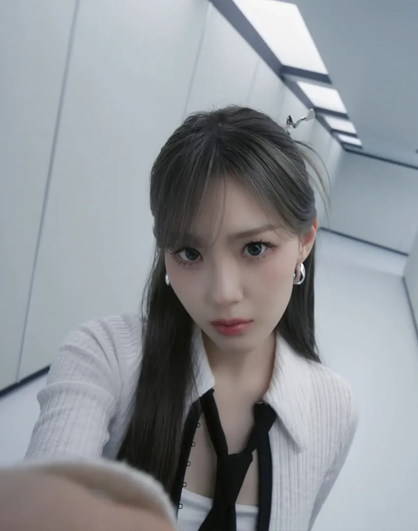 Recent activity shot of Kim Chaehyun (Kep1er)