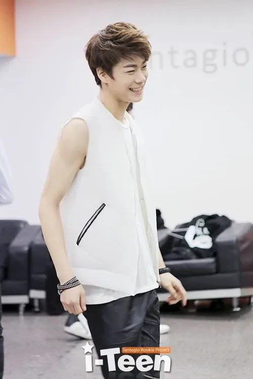 Latest photo of Moonbin (ASTRO)