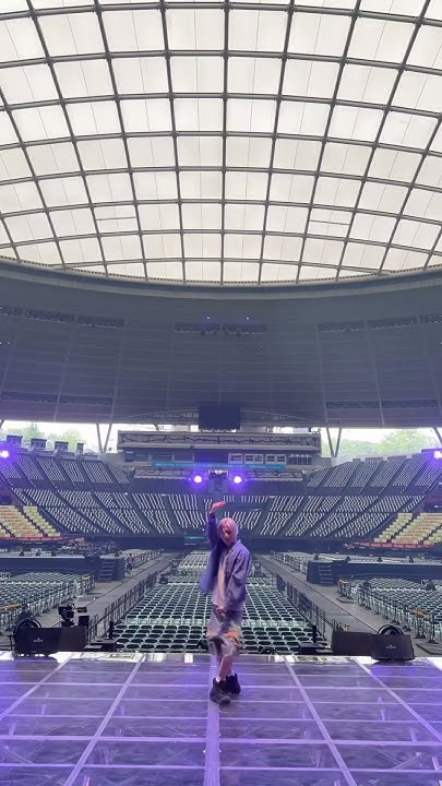 A heartfelt wallpaper shared by Taemin (SHINee)'s fans