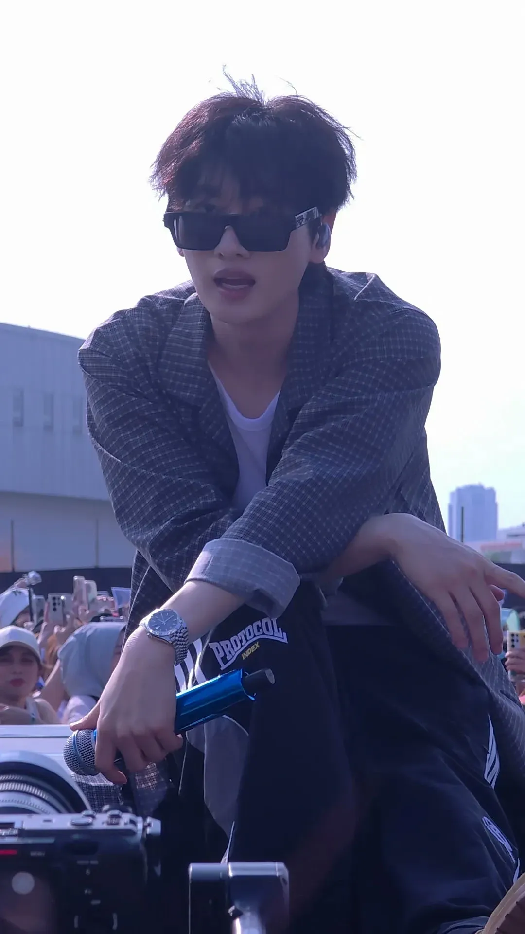 Behind-the-scenes cut of Super Junior