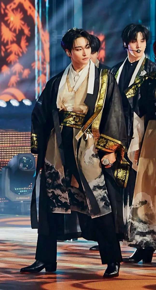 A heartfelt wallpaper shared by Seonghwa (ATEEZ)'s fans