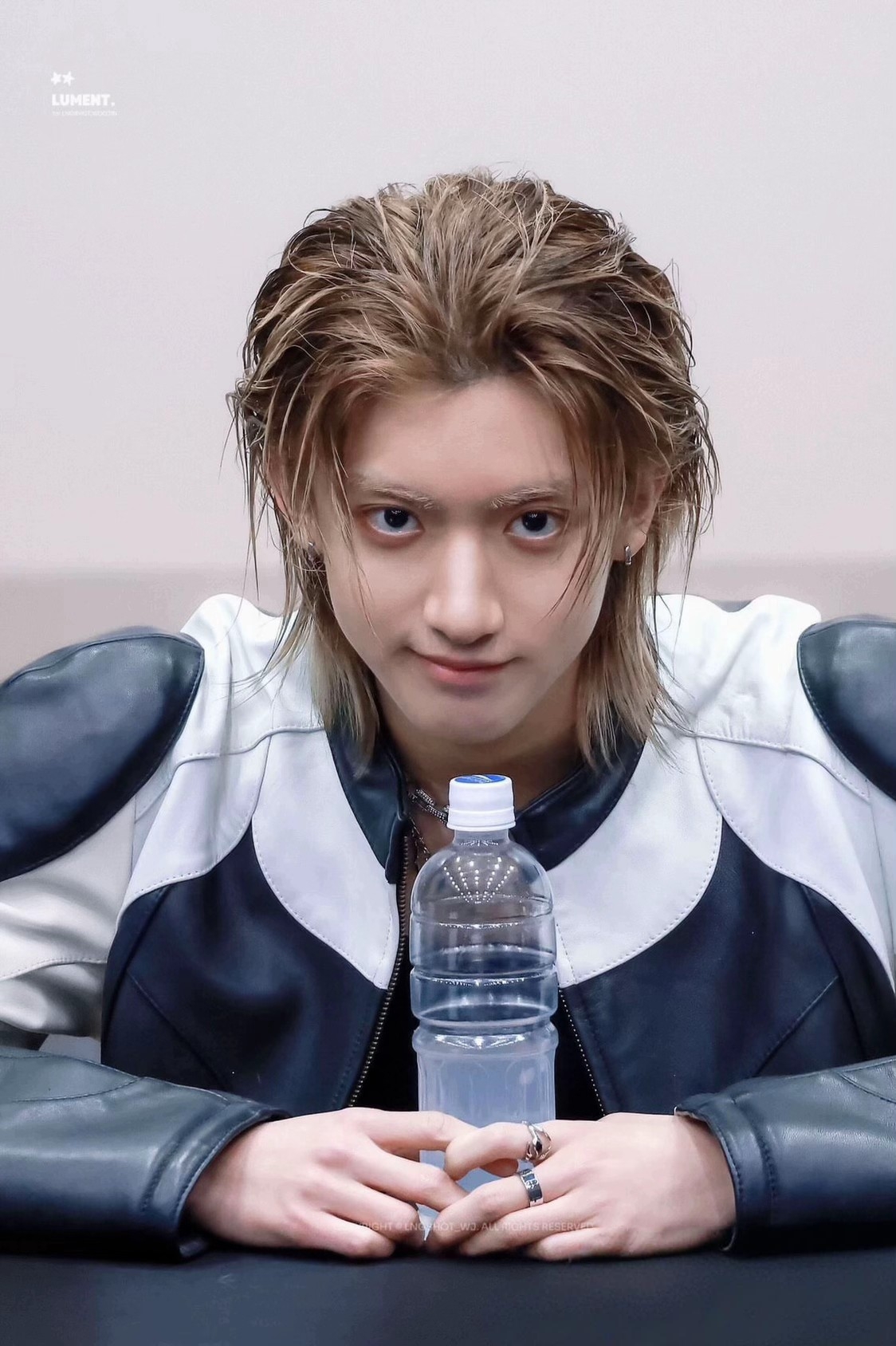 A moment captured by Woojin (LNGSHOT)'s fan