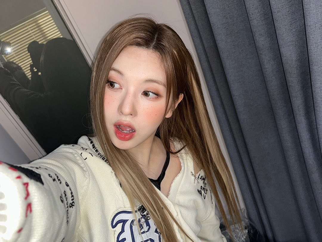 Behind-the-scenes cut of NMIXX