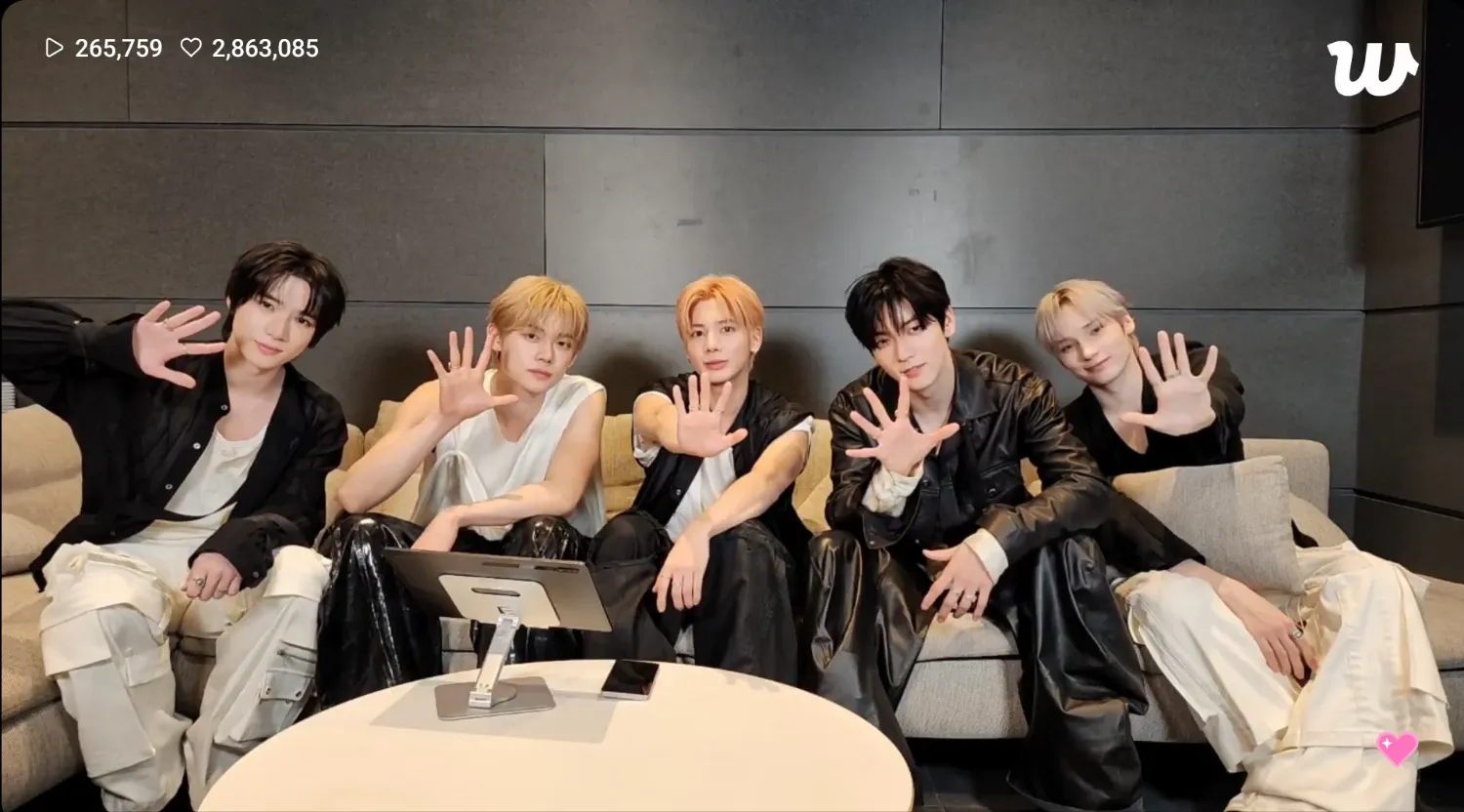 Foto aktivitas terbaru TOMORROW X TOGETHER