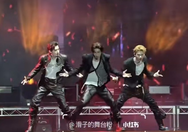 Foto aktivitas terbaru NI-KI (ENHYPEN)