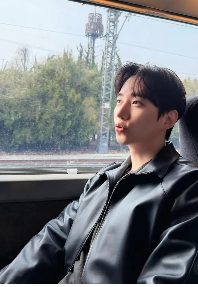 A moment captured by Junho (2PM)'s fan