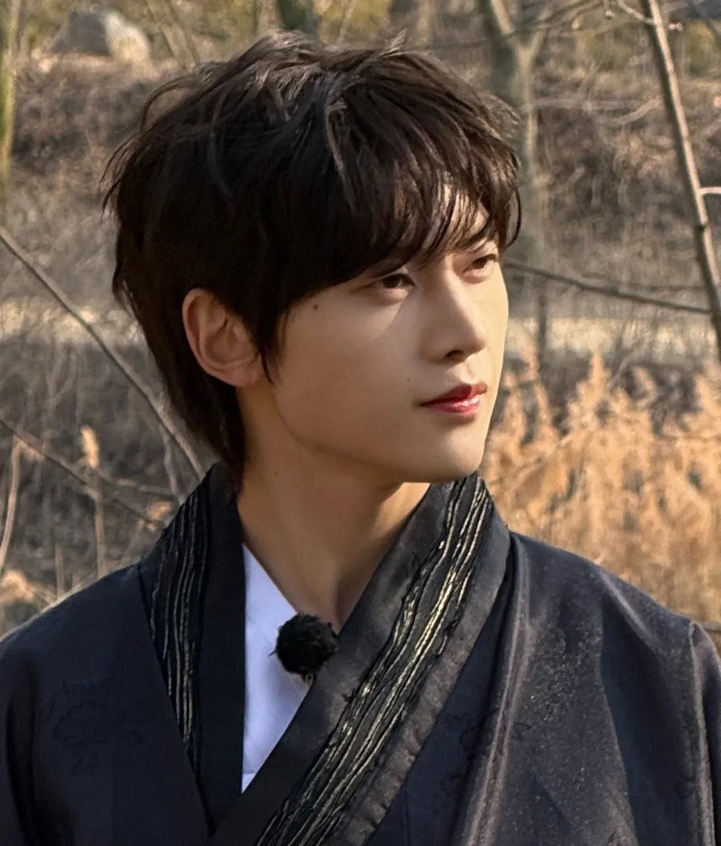 Recent activity shot of Seok Matthew (ZEROBASEONE)