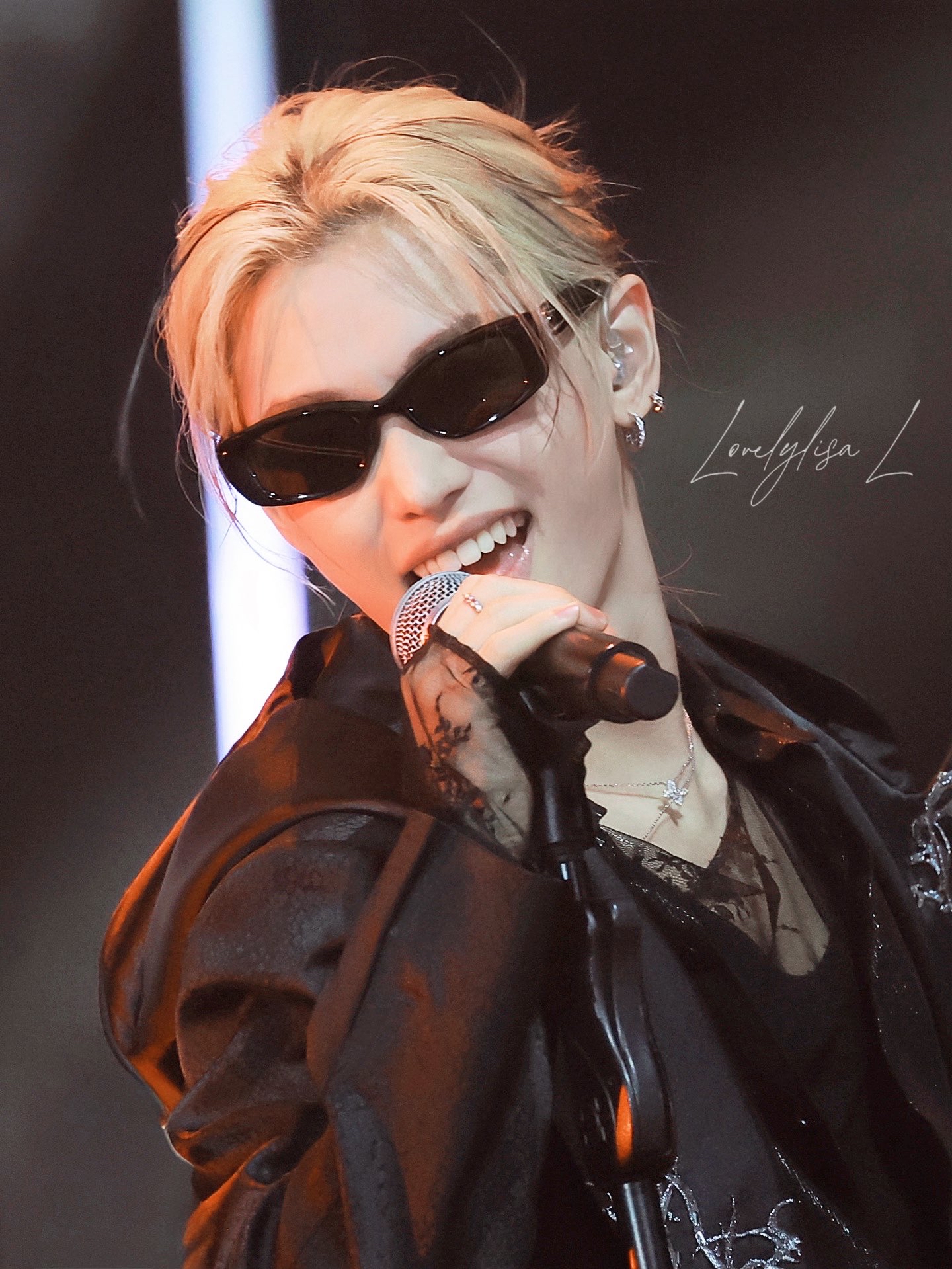 Latest photo of Felix (Stray Kids)