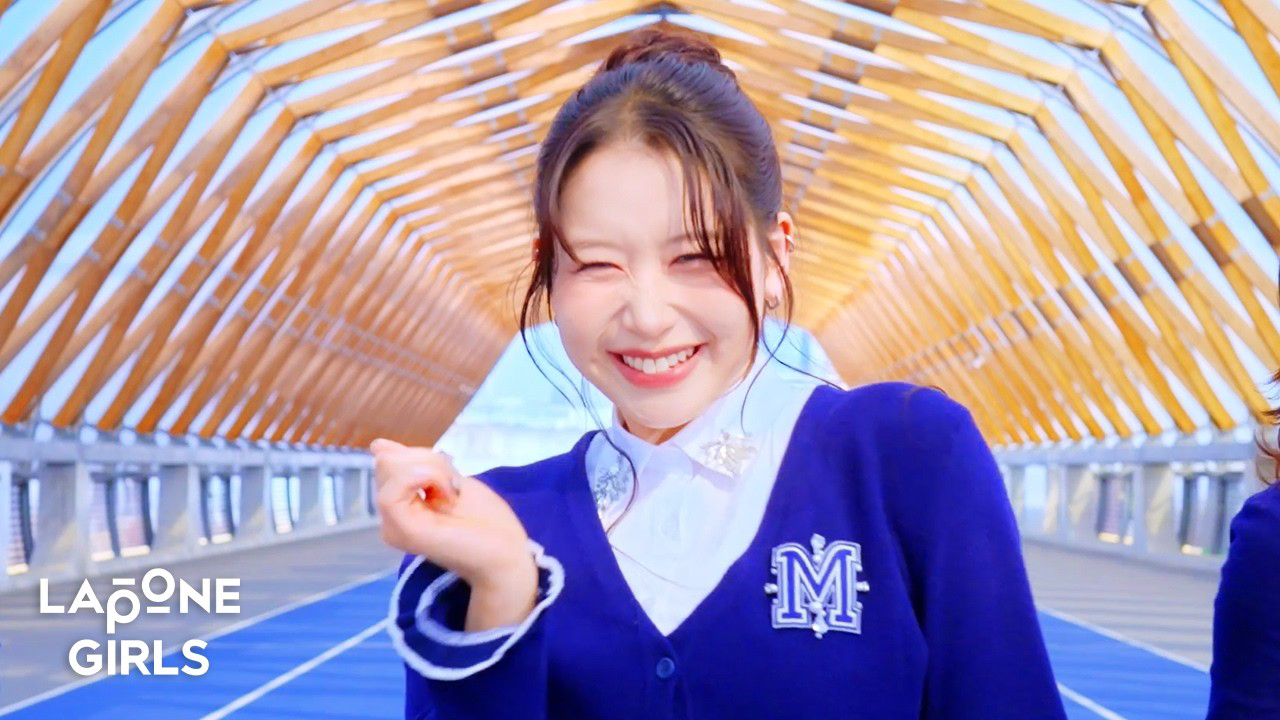 Recent activity shot of Kasahara Momona (ME:I)