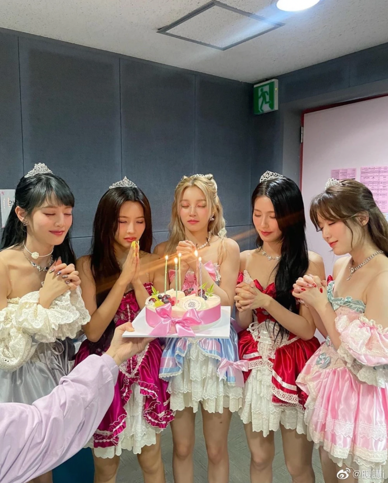 Foto aktivitas terbaru i-dle