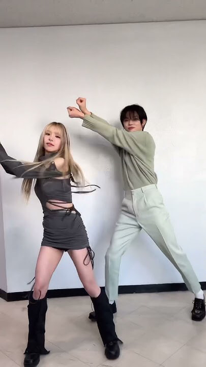 Foto aktivitas terbaru TWICE