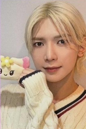 Recent activity shot of Yeosang (ATEEZ)