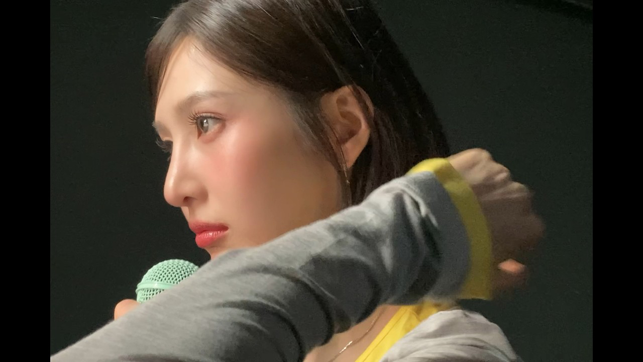 Behind-the-scenes cut of Red Velvet