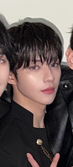 A moment captured by JL (AHOF)'s fan