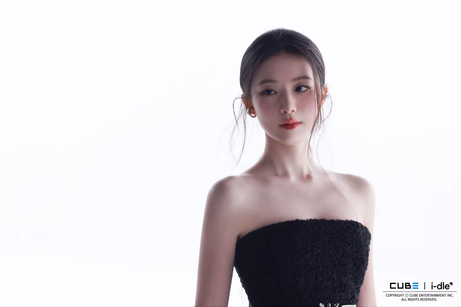 Behind-the-scenes cut of Shuhua (i-dle)
