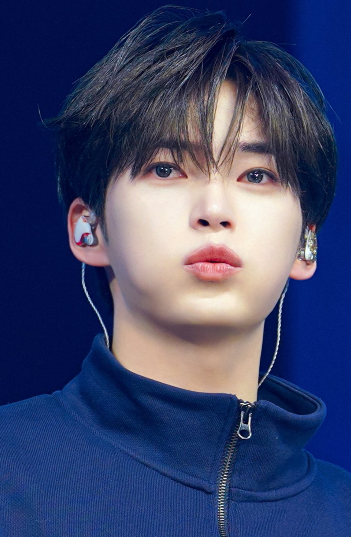 成韓彬 (ZEROBASEONE)的最新照片