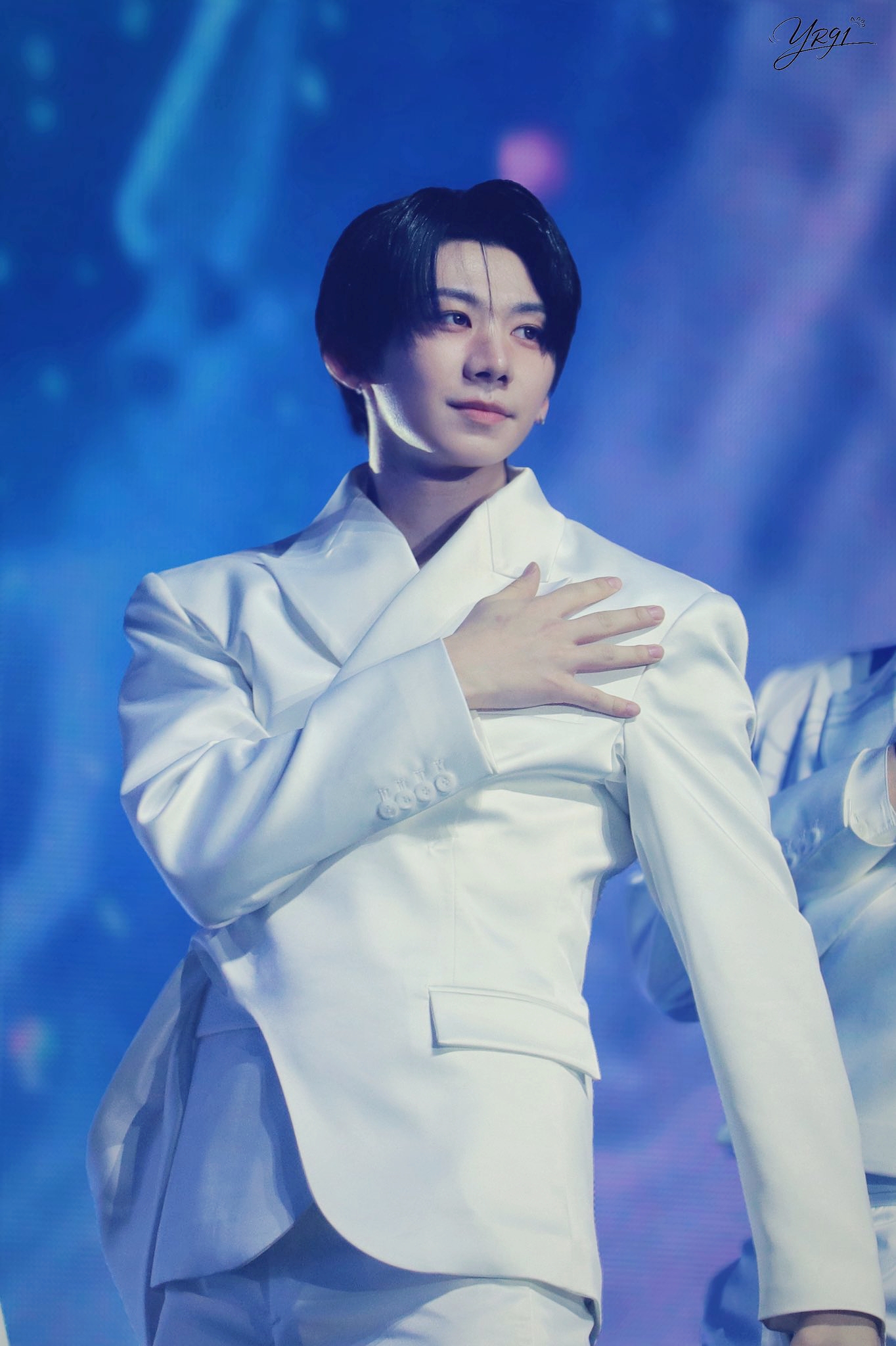 Behind-the-scenes cut of Park Han (AHOF)