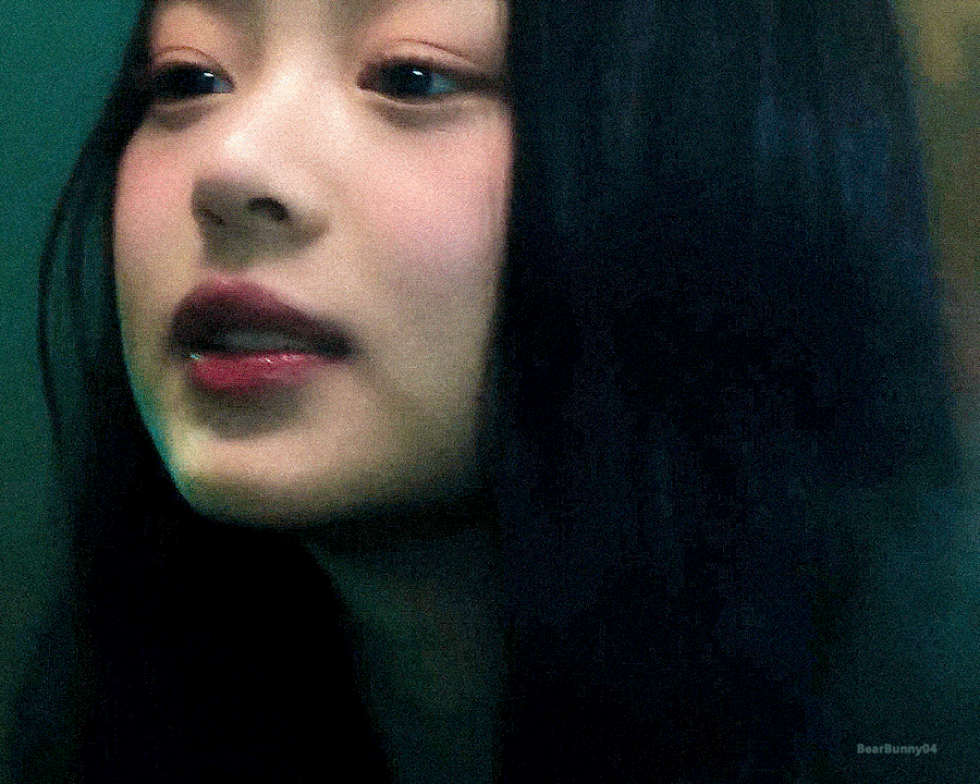 A moment captured by HANNI (NewJeans)'s fan