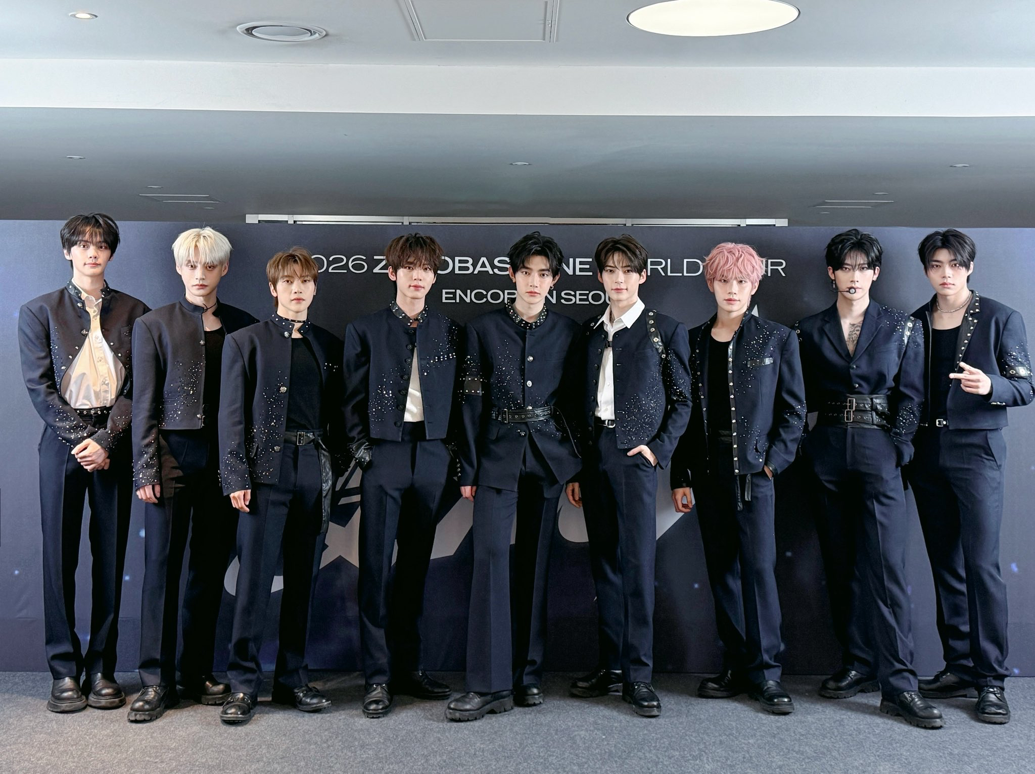 Behind-the-scenes cut of Kim Jiwoong (ZEROBASEONE)