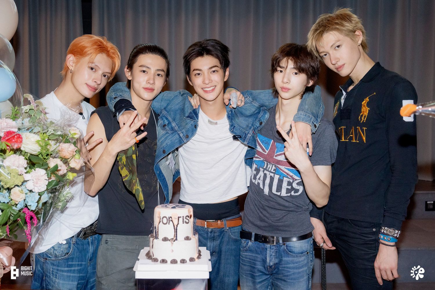 Behind-the-scenes cut of CORTIS