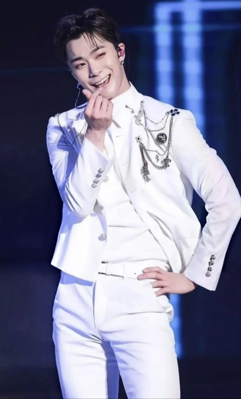 Latest photo of Moonbin (ASTRO)