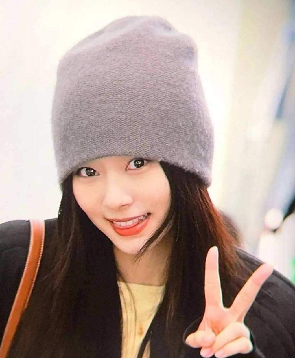 Foto aktivitas terbaru Tzuyu (TWICE)