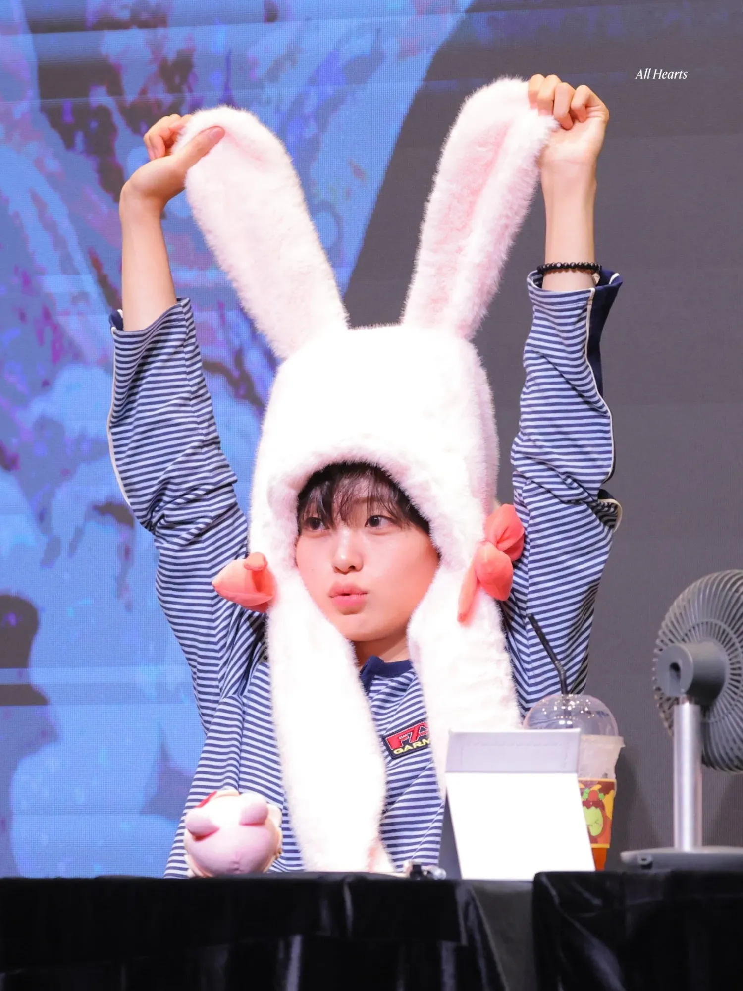 Latest photo of Hyeongjun (CRAVITY)