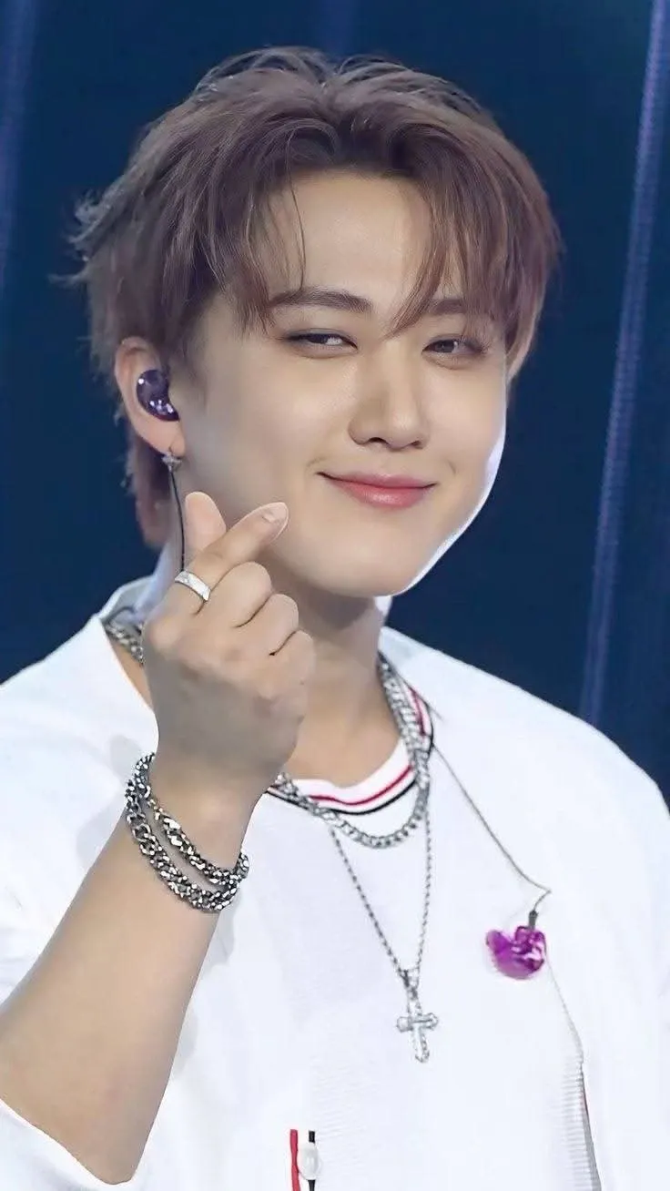 Behind-the-scenes cut of Changbin (Stray Kids)