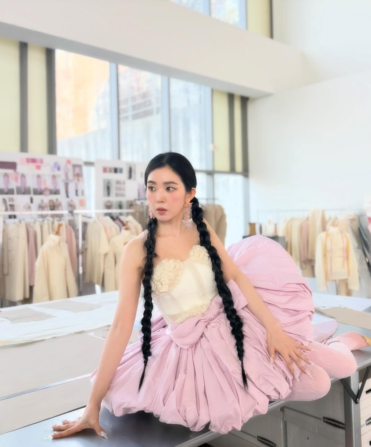 Behind-the-scenes cut of Red Velvet