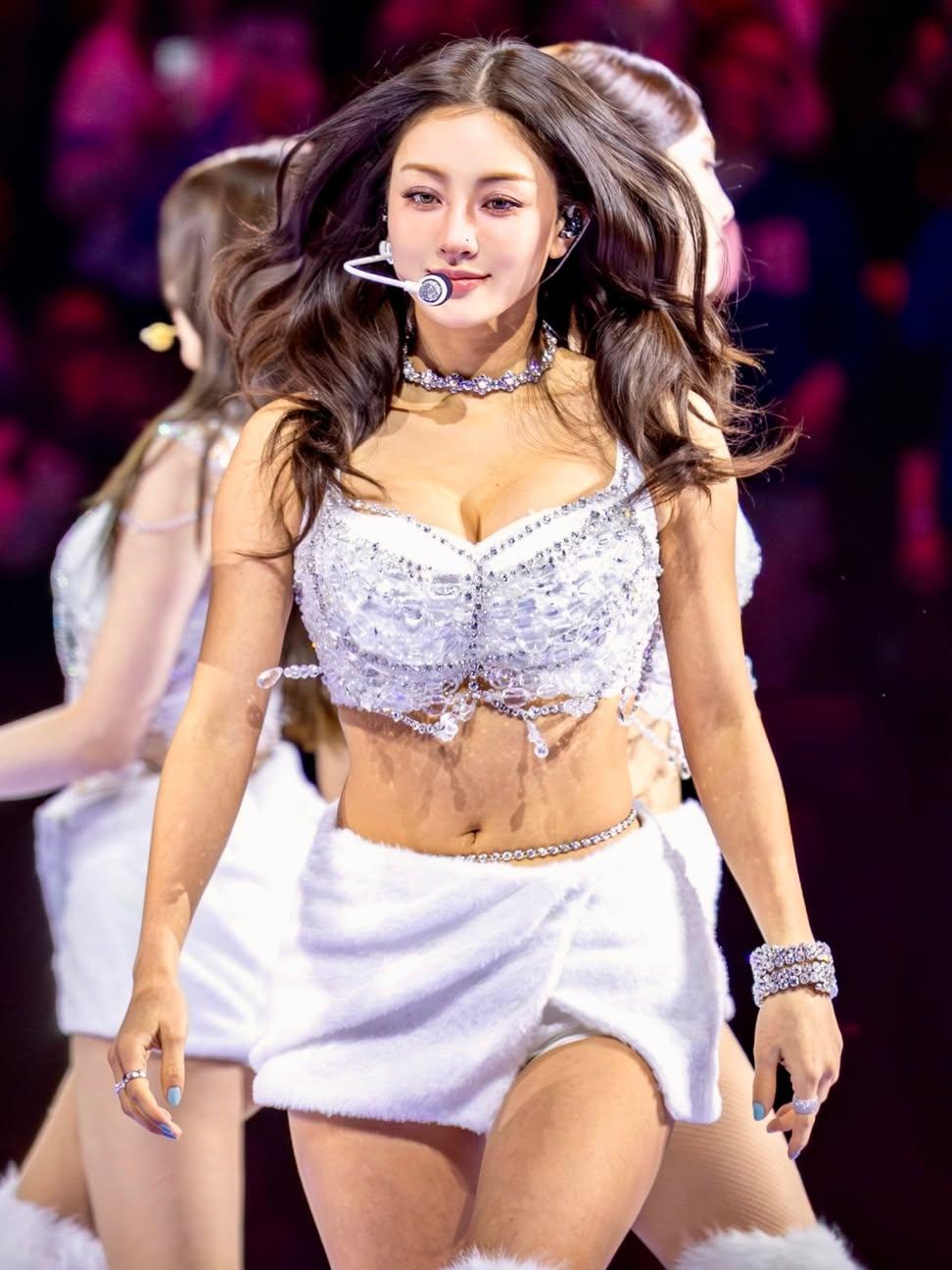 지효 (TWICE)의 비하인드 컷