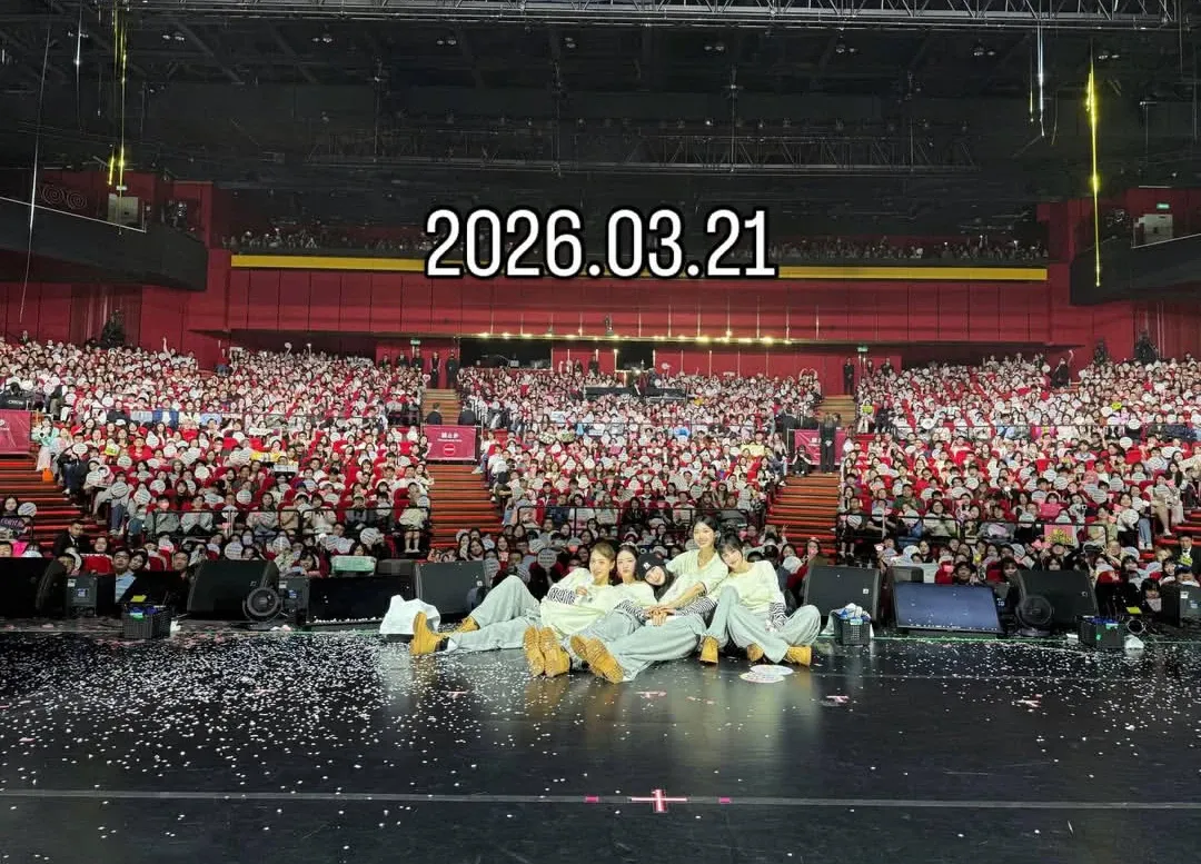 Apinkの舞台裏ショット