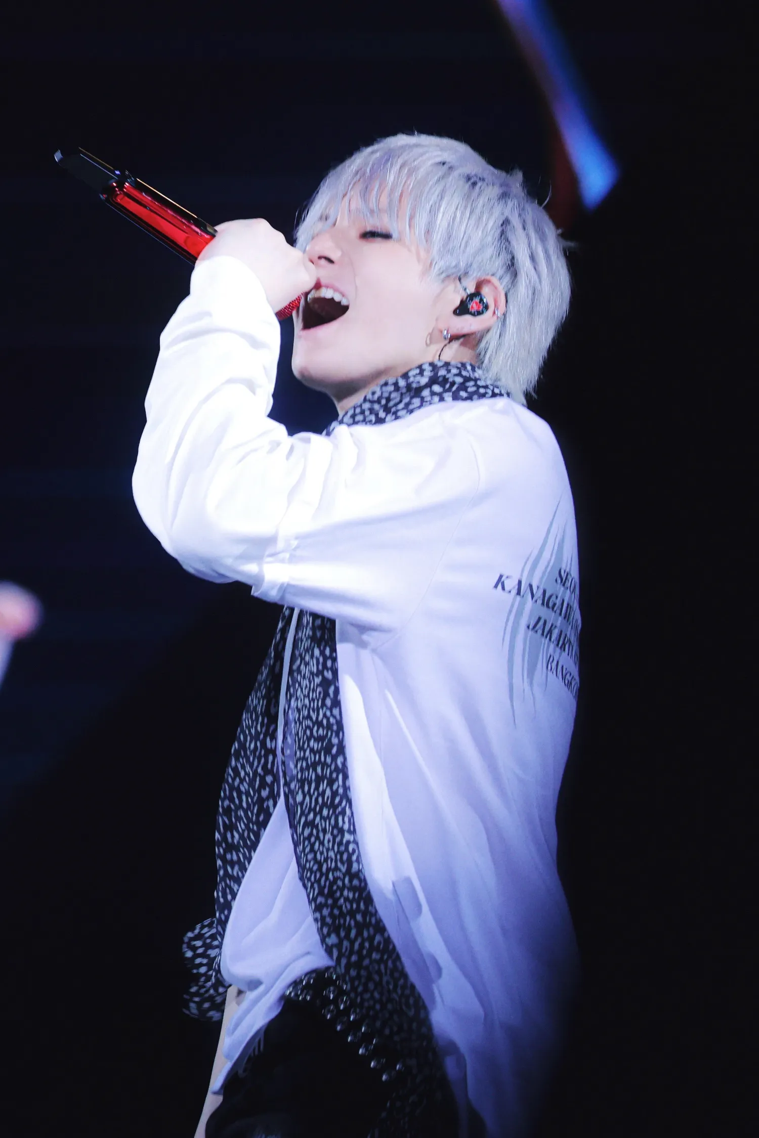 Behind-the-scenes cut of Yoshi (TREASURE)