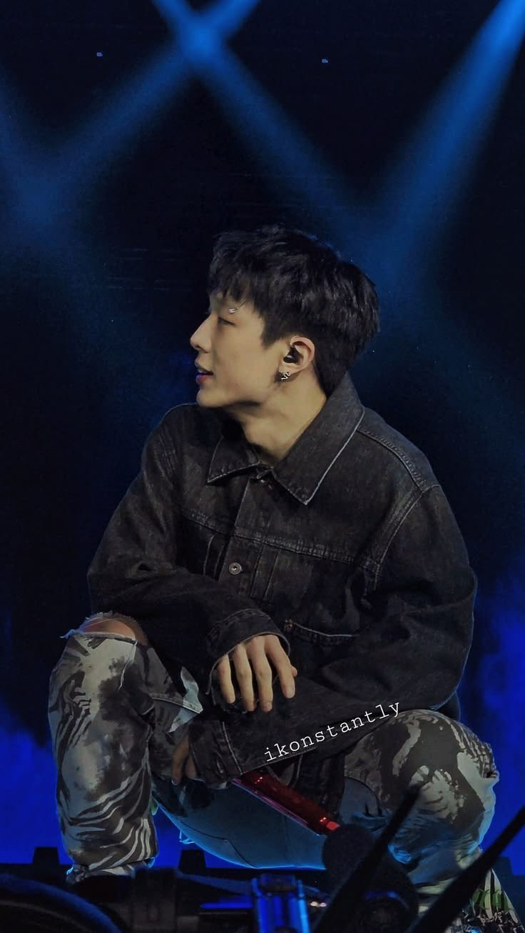 A moment captured by BOBBY (iKON)'s fan