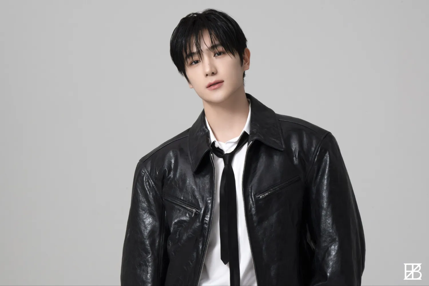 Recent activity shot of Hyunjae (THE BOYZ)