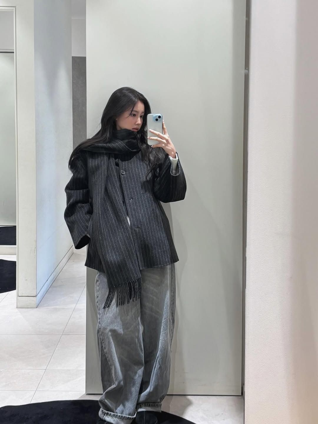 Behind-the-scenes cut of Kang Hyewon