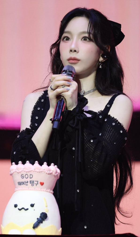 Fan-made special wallpaper for Taeyeon (Girls' Generation)