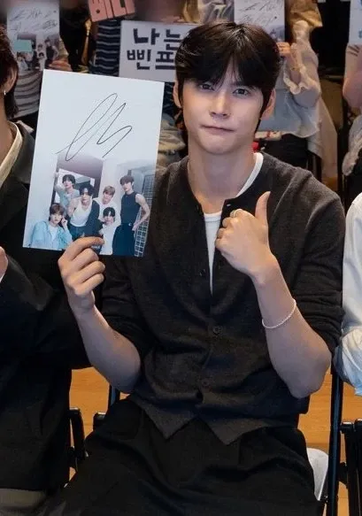 A moment captured by Eunseok (RIIZE)'s fan