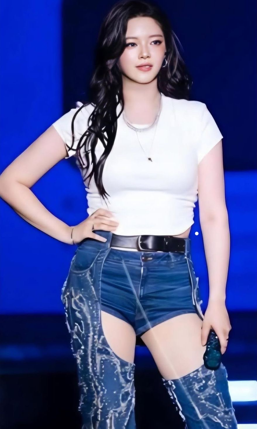 Latest photo of Jeongyeon (TWICE)