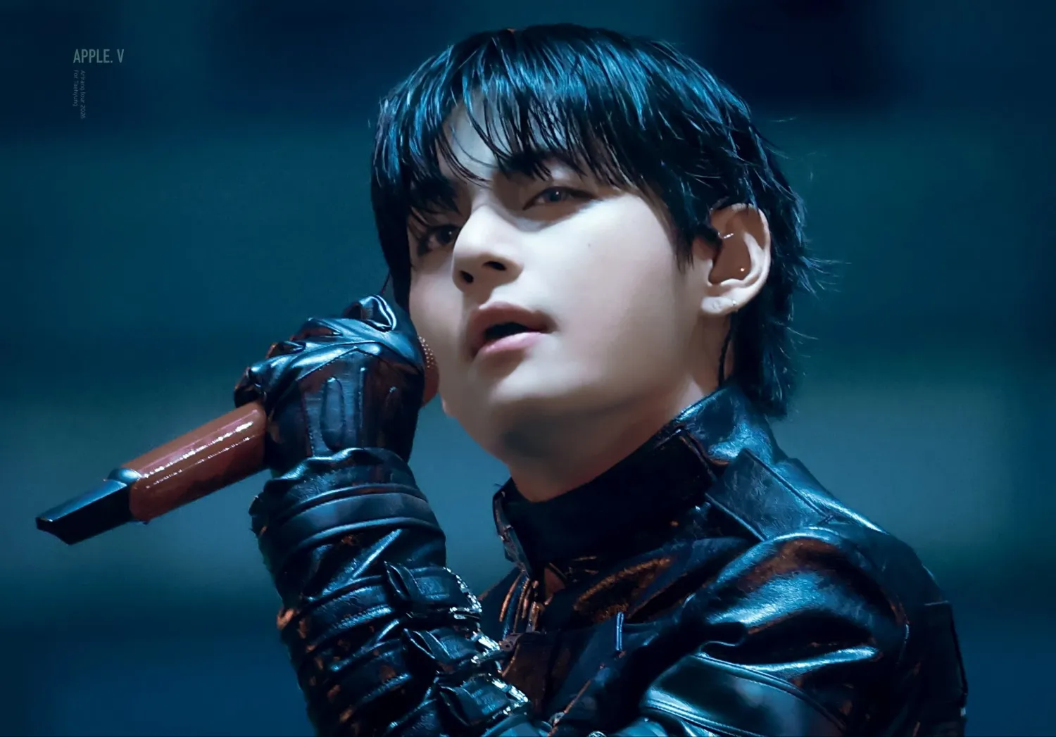 Foto aktivitas terbaru V (BTS)