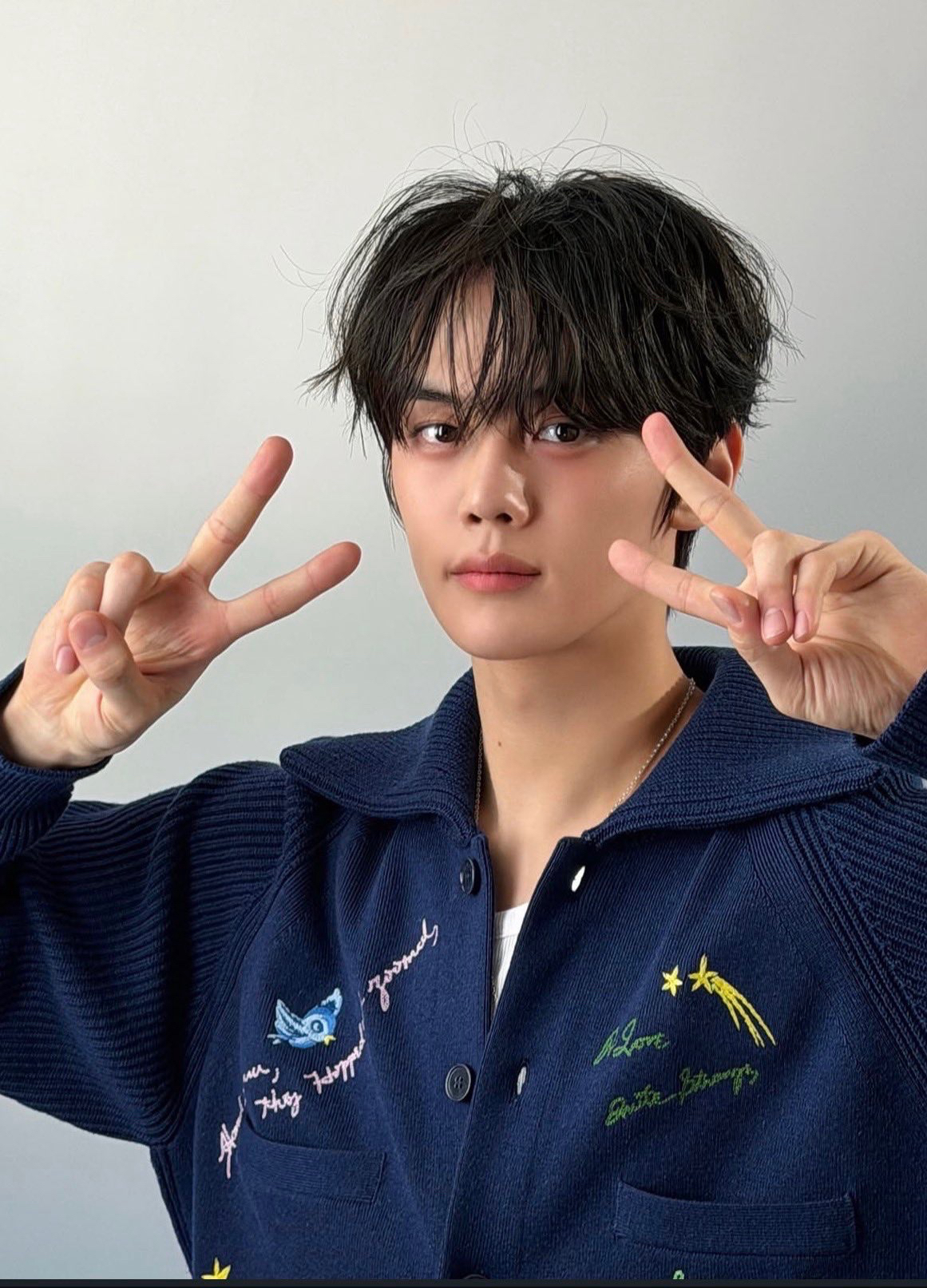 Behind-the-scenes cut of Kim Gyuvin (ZEROBASEONE)