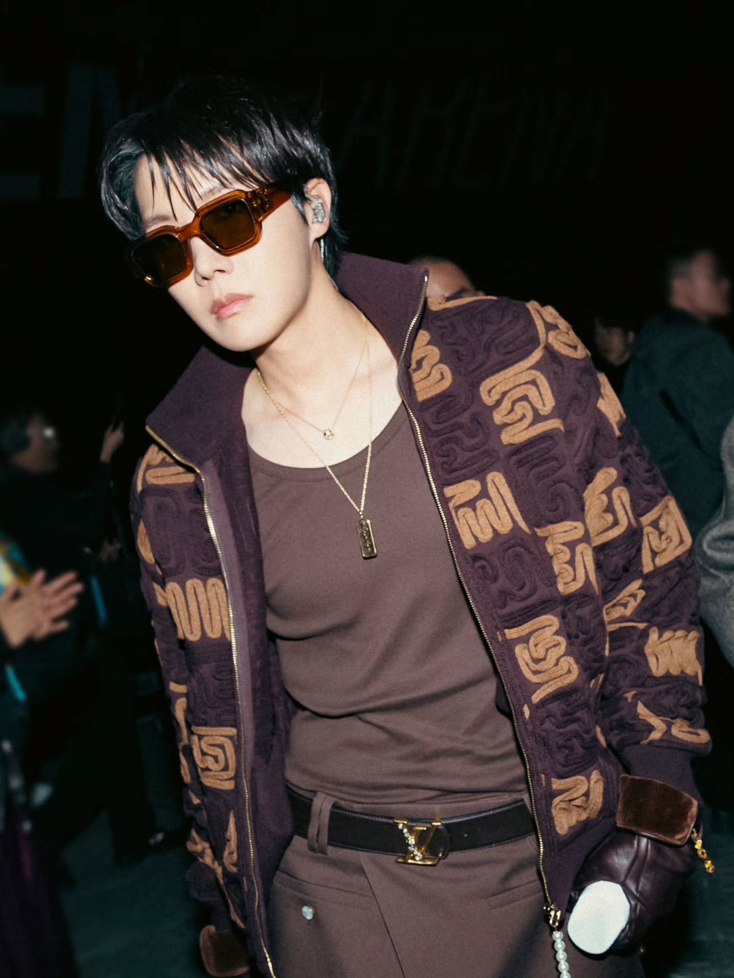 Foto aktivitas terbaru j-hope (BTS)
