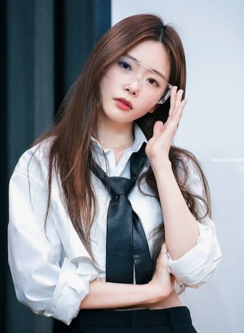 Latest photo of JI U (DREAMCATCHER)