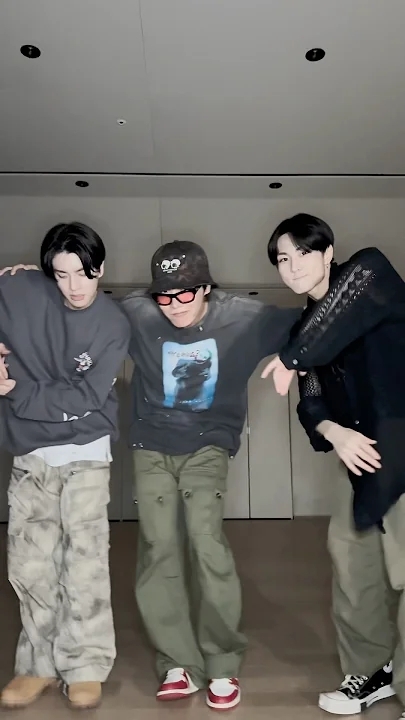 Today's most popular wallpaper in the j-hope (BTS) community