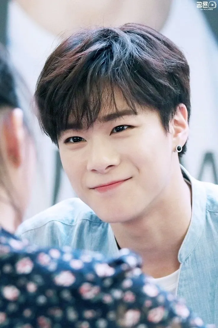 A moment captured by Moonbin (ASTRO)'s fan