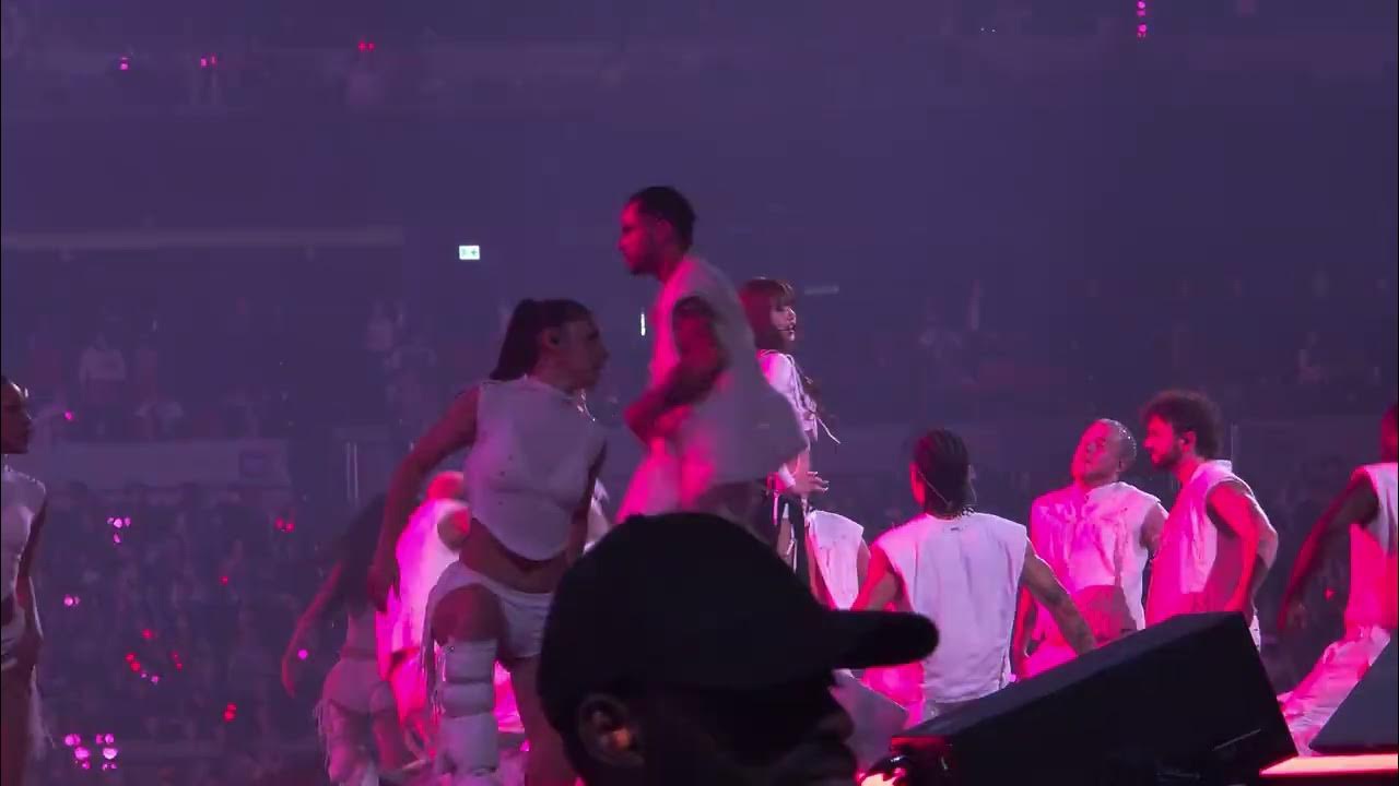 리사 (BLACKPINK)의 비하인드 컷