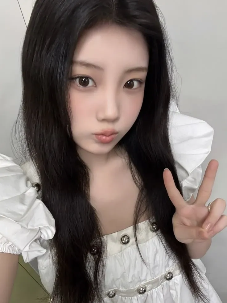 Latest photo of Wonhee (ILLIT)