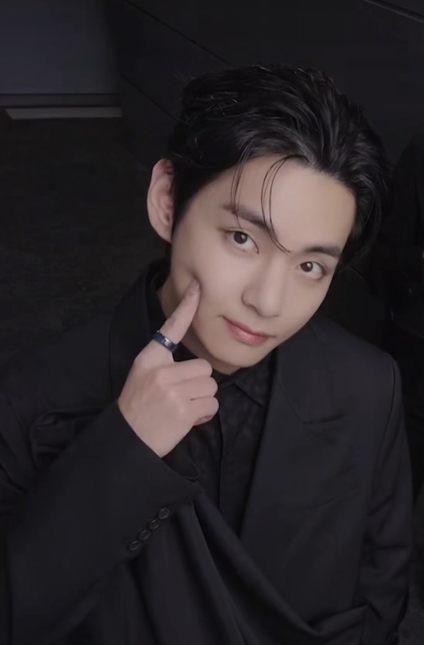 Recent activity shot of V (BTS)