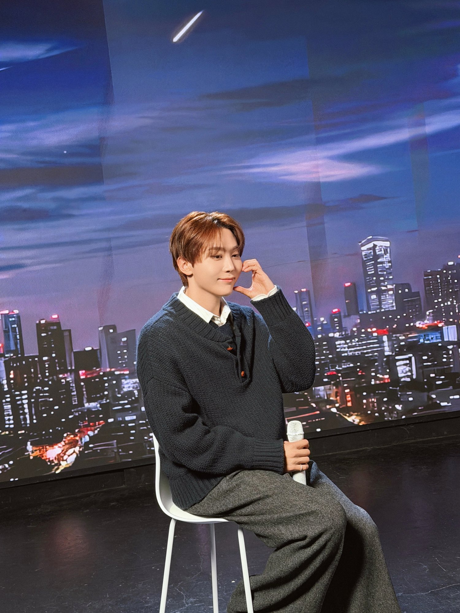 A moment captured by Seungkwan (SEVENTEEN)'s fan