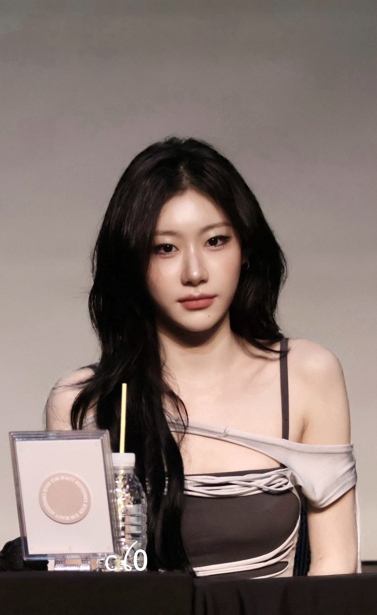 Behind-the-scenes cut of Chaeryeong (ITZY)