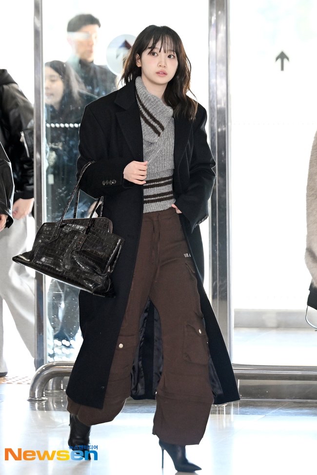 Latest photo of Kim Chaewon (LE SSERAFIM)